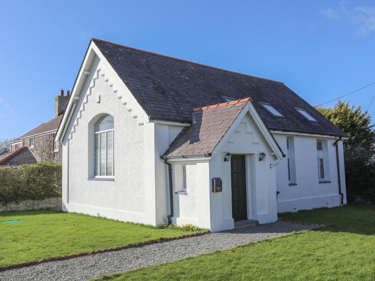 Capel Hermon Villa Holyhead Exterior photo